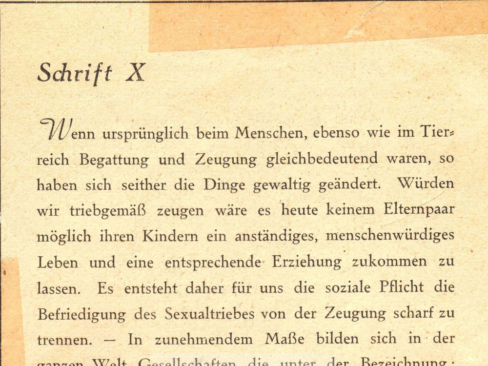 Quellenreproduktion zeigt die erste Seite der «Schrift X» von Beate Uhse.